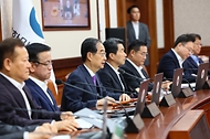 한덕수 국무총리가 9일 서울 종로구 정부서울청사에서 열린 ‘제30회 국무회의’에서 발언하고 있다.