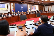 한덕수 국무총리가 9일 서울 종로구 정부서울청사에서 열린 ‘제30회 국무회의’에서 발언하고 있다.