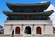 김건희 여사가 9일(현지시간) 미국 하와이 호놀룰루의 한인기독교회를 방문하고 있다.