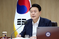 윤석열 대통령이 16일 서울 용산 대통령실 청사에서 열린 ‘제31회 국무회의’를 주재하며 발언하고 있다.