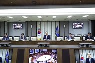 한덕수 국무총리가 18일 정부세종청사에서 열린 ‘제42회 국정현안관계장관회의’에서 발언하고 있다. 