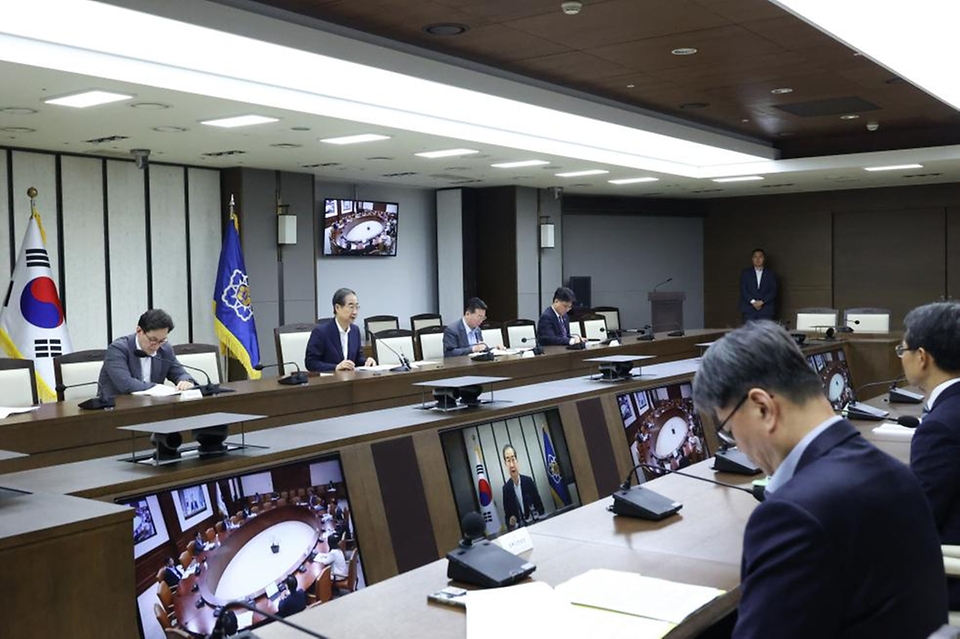 한덕수 국무총리가 18일 정부세종청사에서 열린 ‘제42회 국정현안관계장관회의’에서 발언하고 있다. 