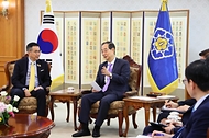한덕수 국무총리가 1일 서울 종로구 정부서울청사에서 마릿 싸응이얌퐁 태국 외교장관을 접견하고 있다.
