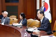 한덕수 국무총리가 22일 서울 종로구 정부서울청사에서 열린 국정현안관계장관회의에서 발언하고 있다. 