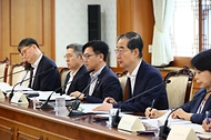 한덕수 국무총리가 26일 서울 종로구 정부서울청사에서 열린 ‘제13차 소비자정책위원회’에서 발언하고 있다. 