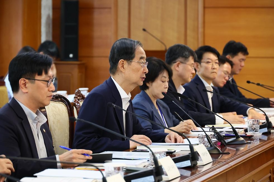 한덕수 국무총리가 26일 서울 종로구 정부서울청사에서 열린 ‘제13차 소비자정책위원회’에서 발언하고 있다. 