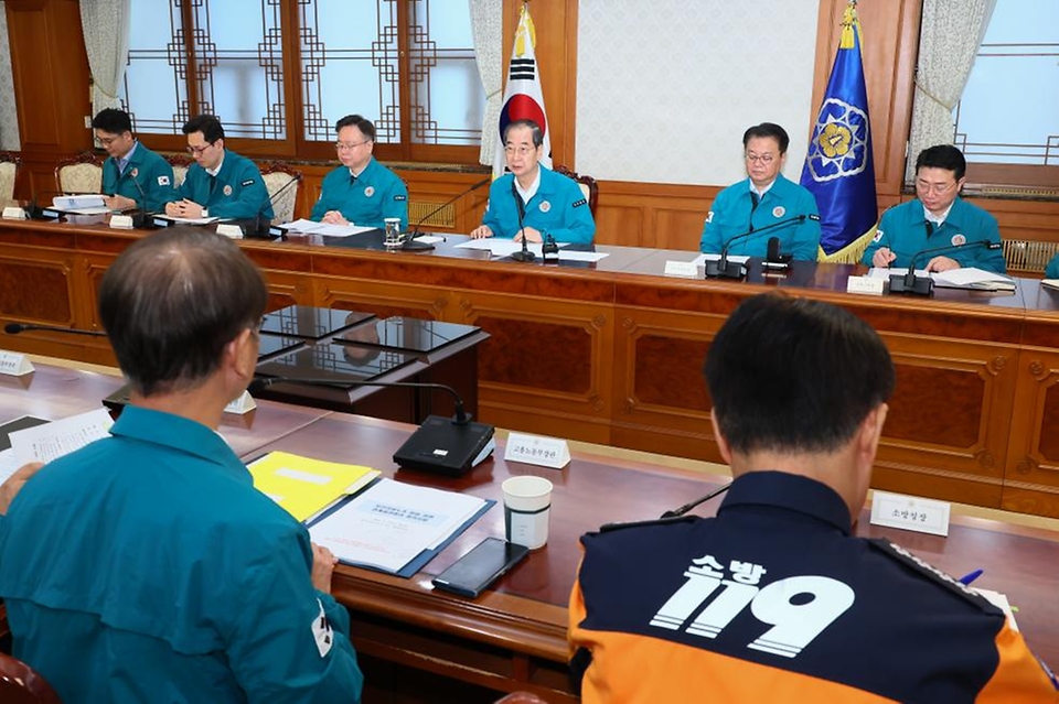 한덕수 국무총리가 27일 서울 종로구 정부서울청사에서 열린 ‘보건의료노조 파업 관계장관회의’에서 발언하고 있다.