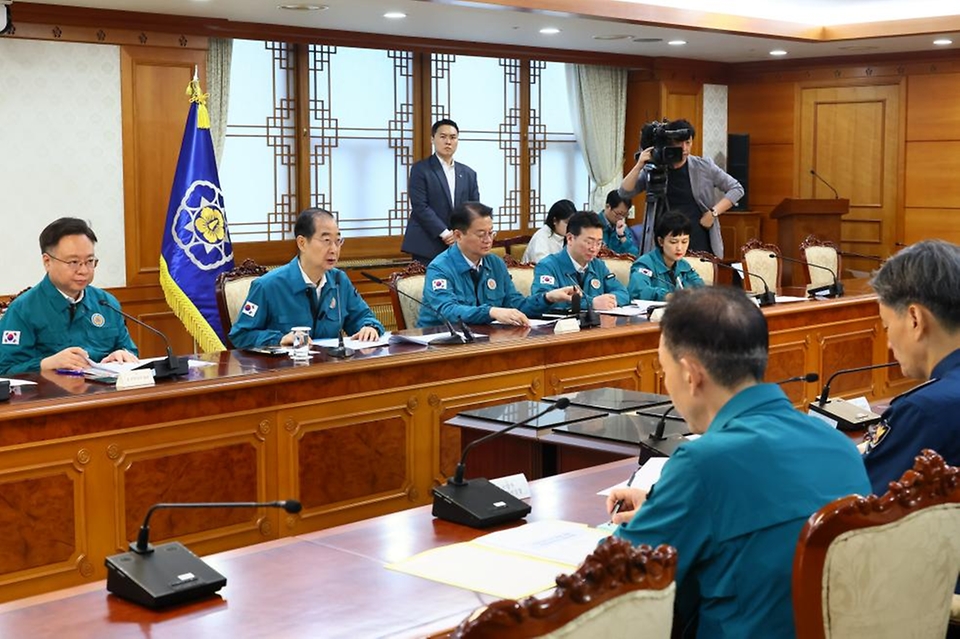 한덕수 국무총리가 27일 서울 종로구 정부서울청사에서 열린 ‘보건의료노조 파업 관계장관회의’에서 발언하고 있다.