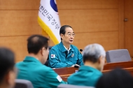 한덕수 국무총리가 6일 서울 종로구 정부서울청사 별관에서 열린 ‘2024년 을지연습 사후강평회의’를 주재하며 발언하고 있다.