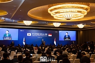 10월 8일 윤석열 대통령은 싱가포르의 시내 호텔에서 열린 「한-싱가포르 비즈니스 포럼」에 참석했습니다.