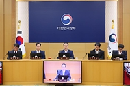 한덕수 국무총리가 22일 세종 다솜로 정부세종청사에서 열린 국무회의를 주재, 모두발언을 하고 있다.