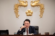10월 28일 윤석열 대통령은 ‘우르술라 폰 데어 라이엔(Ursula von der Leyen)’ 유럽연합(EU, European Union) 집행위원장의 요청으로 전화 통화를 갖고, 북한의 러시아 파병에 대한 정보를 공유하고 앞으로의 대응 방안을 논의했습니다.