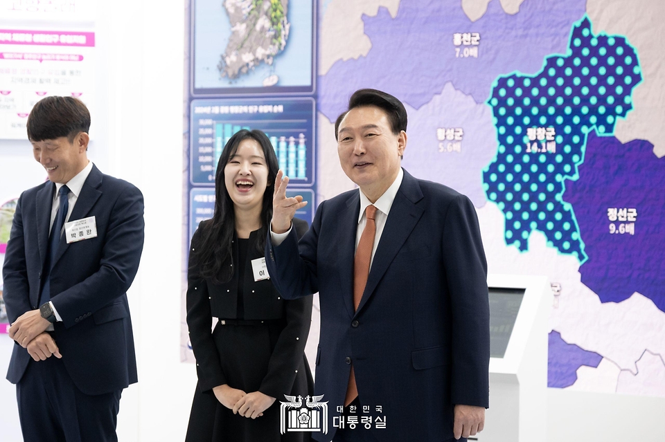 11월 6일 윤석열 대통령은 강원특별자치도 춘천송암스포츠타운에서 개최된 ‘2024 대한민국 지방시대 엑스포’에 참석했습니다.