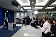 11월 7일 윤석열 대통령은 용산 대통령실에서 대국민담화 및 기자회견을 진행했습니다.