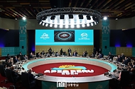 11월 16일 윤석열 대통령은 APEC 세션 2 리트리트에 참석했습니다.