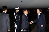 11월 21일 윤석열 대통령은 페루 공식방문 및 APEC 정상회의, 브라질 G20 정상회의 참석을 마치고 귀국했습니다.