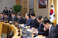 한덕수 국무총리가 3일 세종 다솜로 정부세종청사에서 열린 국무회의를 주재, 모두발언을 하고 있다.