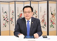최상목 대통령 권한대행 부총리 겸 기재부 장관이 2월 13일 오전 서울 종로구 정부 서울 청사에서 열린 '주요 투자은행(IB) 간담회'를 주재하고 있다.