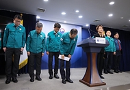 한덕수 대통령 권한대행 국무총리가 26일 세종대로 정부서울청사에서 산불 예방 관련 대국민담화를 하고 있다.