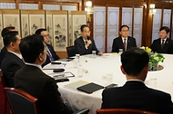 한덕수 대통령 권한대행 국무총리가 14일 삼청동 총리서울공관에서 경제안보전략TF 회의를 주재하고 있다.