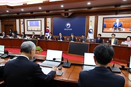 한덕수 대통령 권한대행 국무총리가 29일 세종대로 정부서울청사에서 열린 국무회의를 주재, 모두발언을 하고 있다.