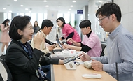 질병관리청(청장 지영미)은 세계 고혈압의 날(5.17.)을 맞아 대한고혈압 학회와 공동으로 '혈압측정 캠페인(K-MMM25*)'을 실시한다.

* May Measurement Month 캠페인은 세계 고혈압의 날(5.17.)을 맞아 5월을 혈압측정의 달로 지정하여 진행하는 공공 혈압측정 캠페인.