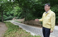 이기일 보건복지부 제1차관은 장마철을 앞두고 사회복지시설의 안전관리 실태를 점검하기 위해 6월 13일(금) 15시, 서울 관악구에 위치한 '서울숲요양원'을 방문했다.