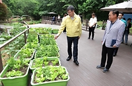 이기일 보건복지부 제1차관은 장마철을 앞두고 사회복지시설의 안전관리 실태를 점검하기 위해 6월 13일(금) 15시, 서울 관악구에 위치한 '서울숲요양원'을 방문했다.