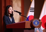 6.16.(월) 서울 롯데호텔에서 한일 국교정상화 60주년 기념 리셉션이 개최되었습니다. 김진아 외교부 2차관은 인사말을 통해 그간 한일 관계의 발전은 양국 국민들이 쌓아온 신뢰와 교류를 바탕으로 만들어 낸 것이라고 하고, 한일 관계의 안정적이고 미래지향적인 발전을 위해 노력해 나가겠다고 하였습니다.
