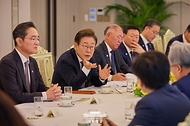 이재명 대통령이 13일 서울 용산 대통령실에서 열린 6경제단체·기업인 간담회에서 발언하고 있다.
