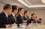 이재명 대통령이 13일 서울 용산 대통령실에서 열린 6경제단체·기업인 간담회를 하고 있다.