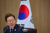 이재명 대통령이 10일 서울 용산 대통령실에서 열린 국무회의에서 발언하고 있다.