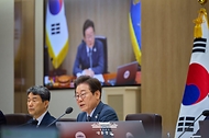 이재명 대통령이 24일 서울 용산 대통령실 청사에서 열린 국무회의에서 발언하고 있다.