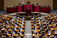 이재명 대통령이 26일 국회 본회의장에서 추가경정예산 시정연설을 하고 있다.