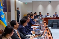 이재명 대통령이 1일 서울 용산 대통령실 청사에서 열린 국무회의에서 발언하고 있다.