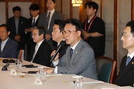 김민석 국무총리가 6일 삼청동 총리서울공관에서 열린 고위 당정 협의회에서 발언을 하고 있다.