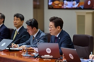 이재명 대통령이 5일 용산 대통령실에서 주재한 제29회 국무회의에서 발언하고 있다.