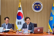 이재명 대통령이 8일 용산 대통령실에서 열린 국무회의를 주재하고 있다.