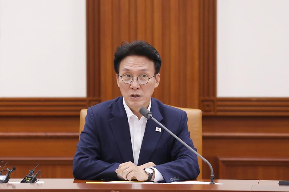 김민석 국무총리가 10일 세종대로 정부서울청사에서 열린 국정현안관계장관회의를 주재, 모두발언을 하고 있다.