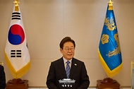 이재명 대통령이 9일 서울 용산 대통령실에서 열린 종교 지도자 초청 오찬 간담회에서 발언하고 있다.