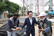 김민석 국무총리가 11일 경북 경주시 APEC 정상회의 관련 장소를 방문, 준비 상황을 점검하고 있다.