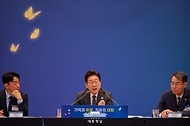 이재명 대통령이 16일 청와대 영빈관에서 열린 '기억과 위로, 치유의 대화' 사회적 참사 유가족 간담회에서 발언하고 있다.