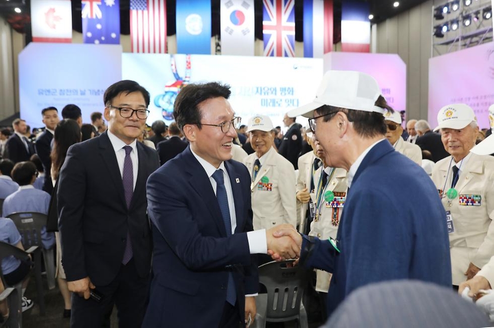 김민석 국무총리가 27일 경기도 고양시 킨텍스에서 열린 유엔군 참전의 날 기념식에 참석, 기념사를 하고 있다.