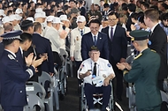 김민석 국무총리가 27일 경기도 고양시 킨텍스에서 열린 유엔군 참전의 날 기념식에 참석, 기념사를 하고 있다.