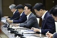 김민석 국무총리가 30일 세종 다솜로 정부세종청사에서 열린 국정현안관계장관회의를 주재, 모두발언을 하고 있다.