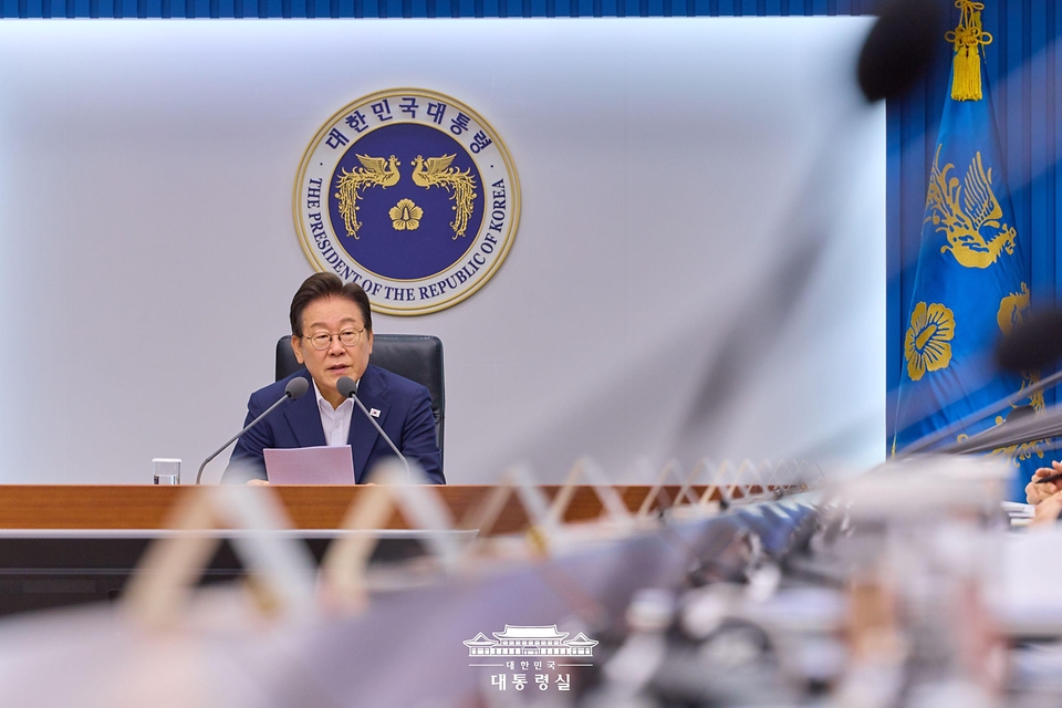 이재명 대통령이 30일 서울 용산 대통령실 청사에서 열린 비상경제점검 태스크포스(TF) 3차 회의에서 발언하고 있다.