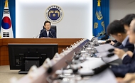 이재명 대통령이 30일 서울 용산 대통령실 청사에서 열린 비상경제점검 태스크포스(TF) 3차 회의에서 발언하고 있다.