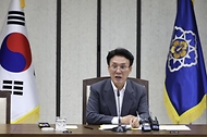 김민석 국무총리가 30일 세종 다솜로 정부세종청사에서 열린 국정현안관계장관회의를 주재, 모두발언을 하고 있다.