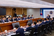 이재명 대통령이 30일 서울 용산 대통령실 청사에서 열린 비상경제점검 태스크포스(TF) 3차 회의에서 발언하고 있다.