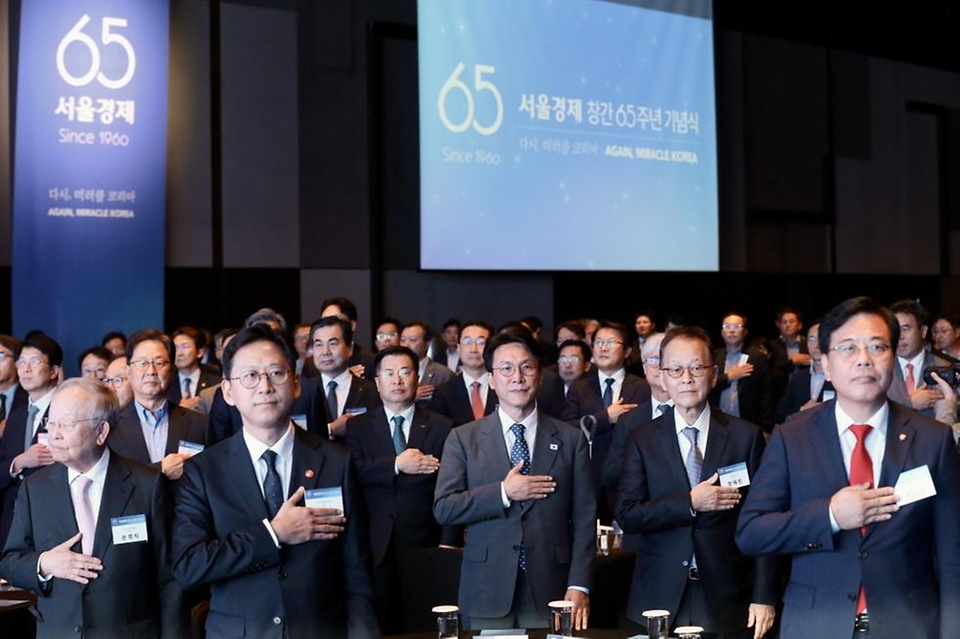 김민석 국무총리가 31일 장충동 신라호텔에서 열린 서울경제 창간 65주년 기념식에 참석, 축사를 하고 있다.